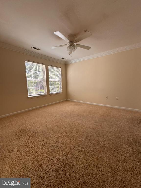 Building Photo - 8200 Blue Heron Dr
