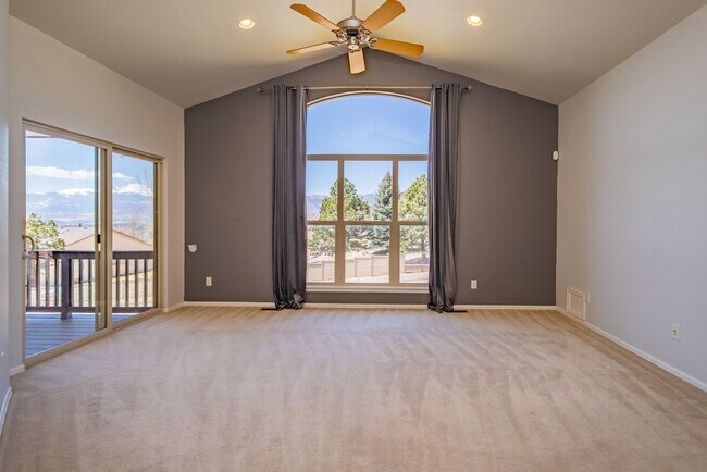 Building Photo - 8270 Regiment Ct