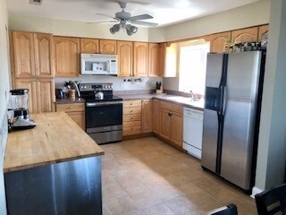 Kit - 9375 Landings Ln