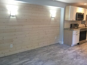 Building Photo - 16 Sherwood Dr