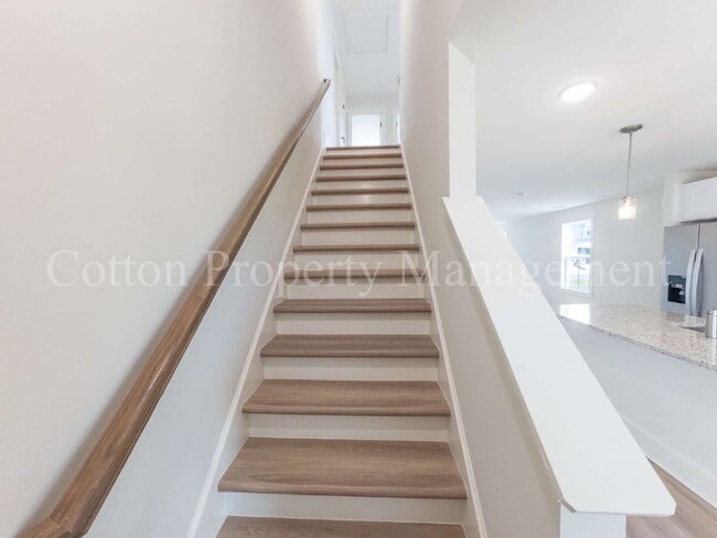 Building Photo - 29 W Pioneer Wy