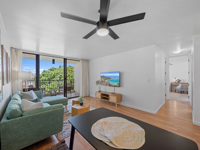 Building Photo - 3138 Waialae Ave