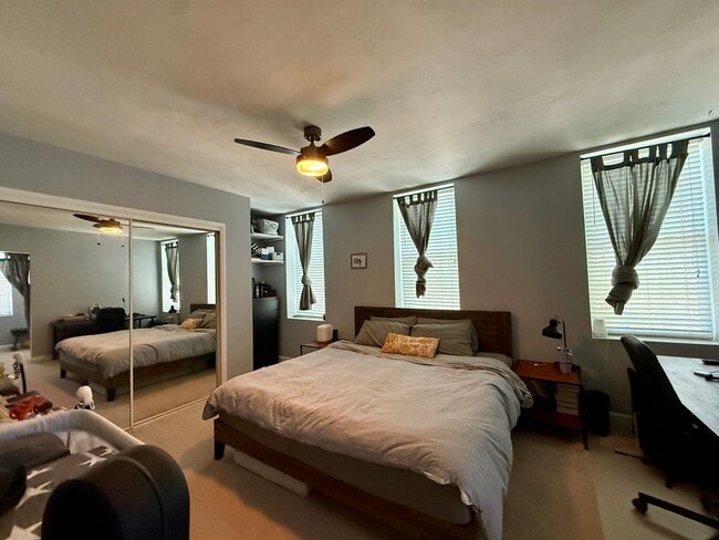 Building Photo - Charming 2-bedroom, 1-bath condo in the heart of Ghent