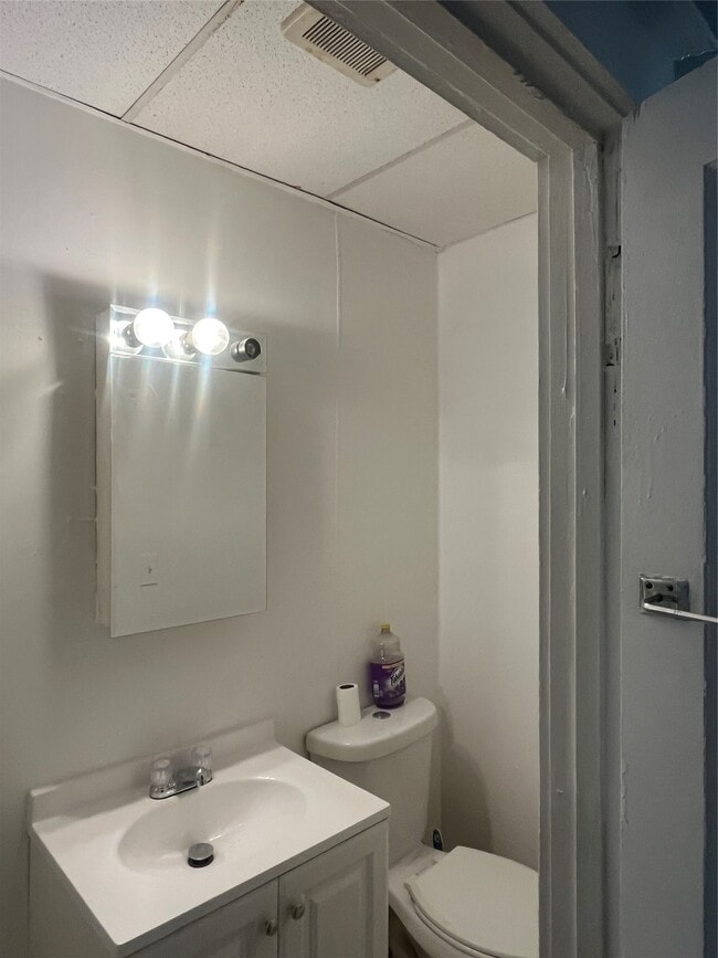 Building Photo - 415 Adams Ave