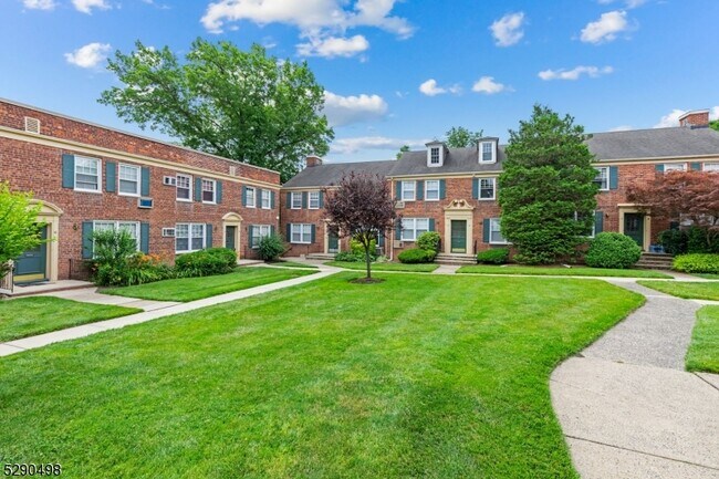 Building Photo - 176 Millburn Ave