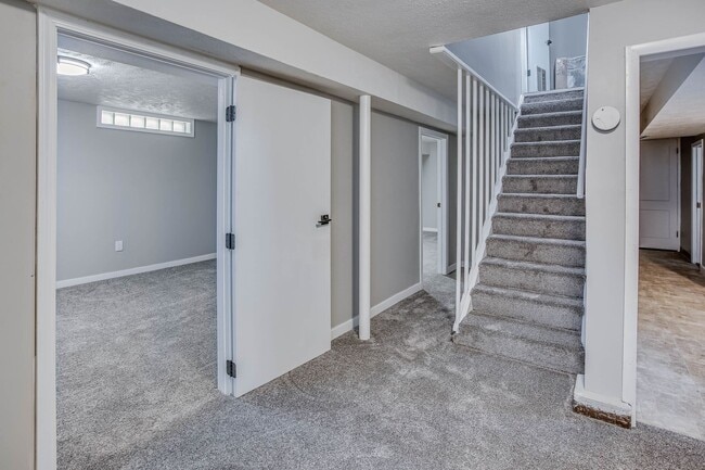 Building Photo - 7071 Izard St