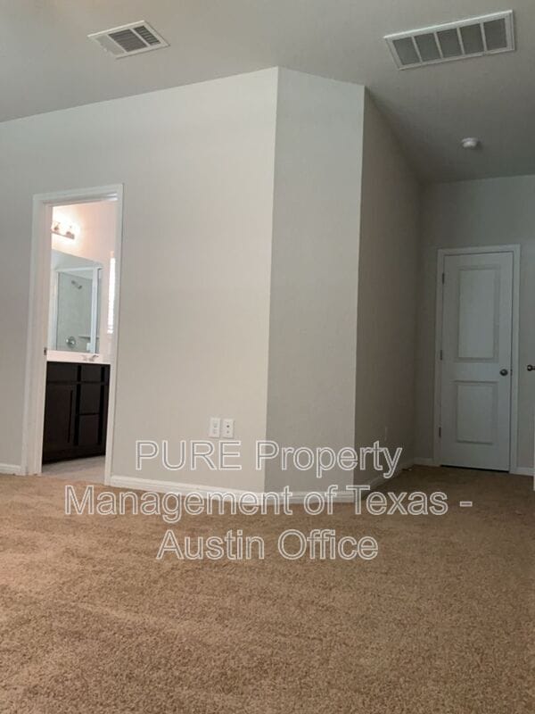 Building Photo - 112 Eagle Lake Dr