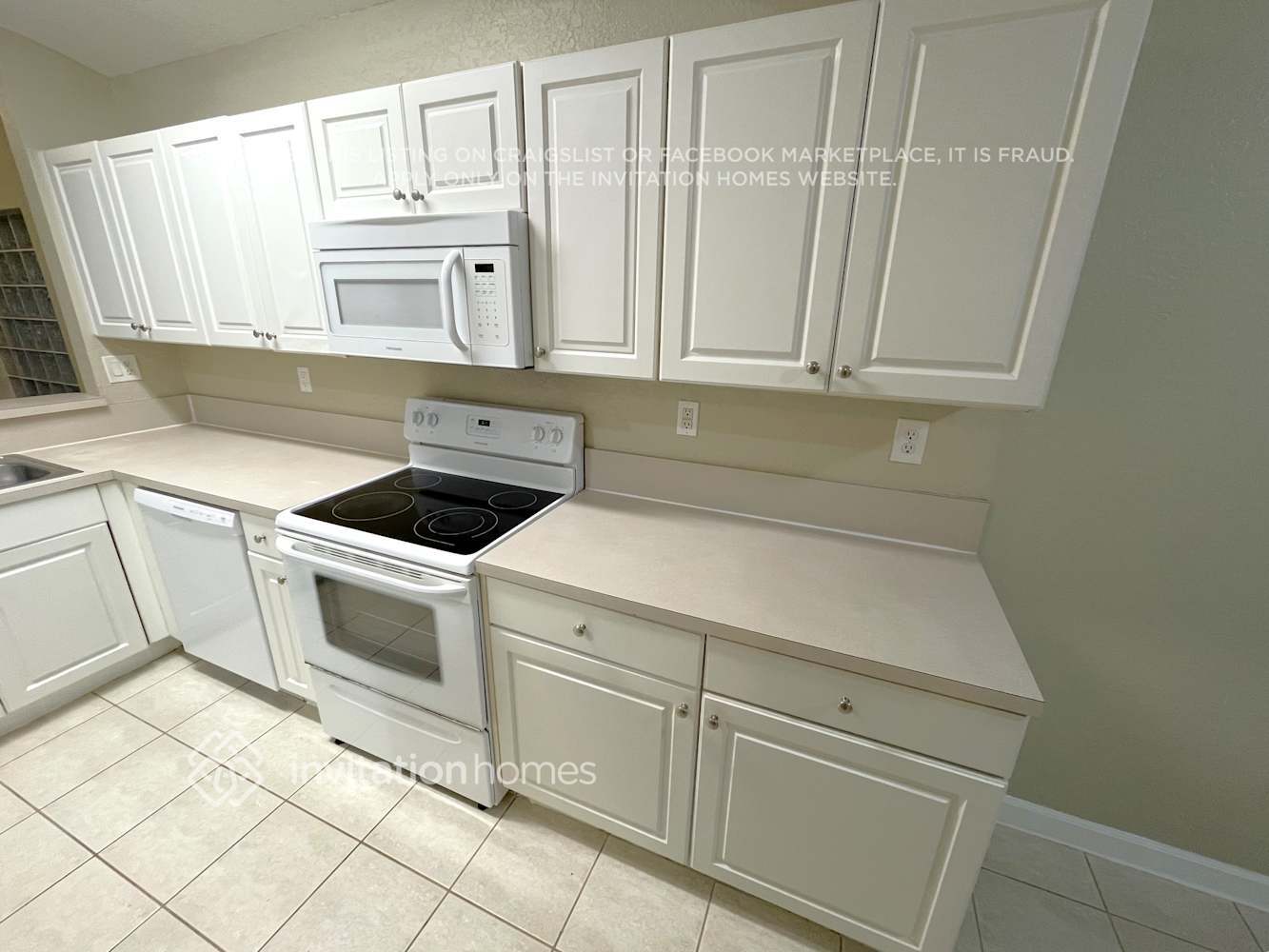 Building Photo - 13606 SW 119th Ave