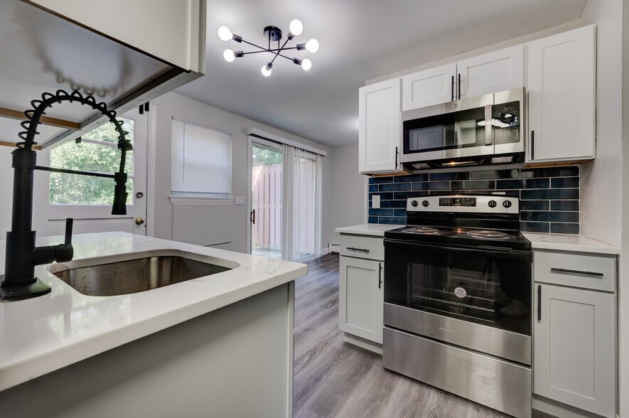 Building Photo - 20 Howard St