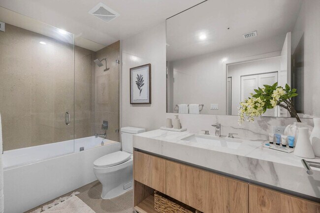 Building Photo - 11 NE 6th St