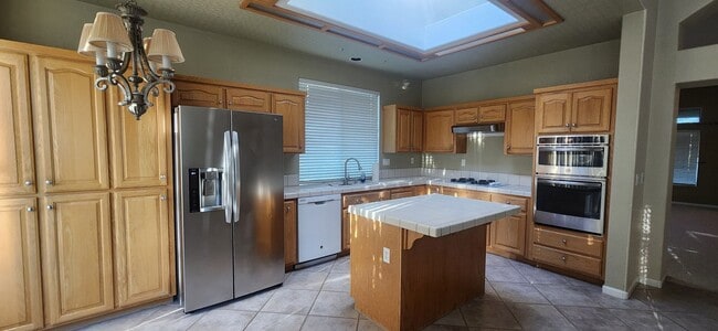 Building Photo - 3 Bedroom Plus Large office in Laguna West/Lakeside Community