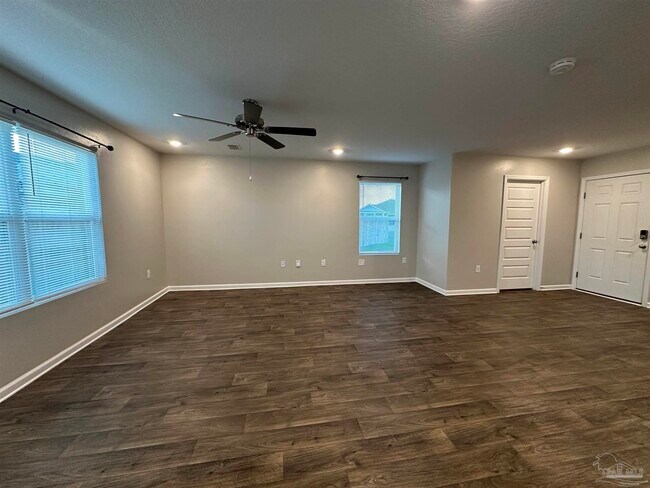 Building Photo - 7540 Oak Lake Blvd