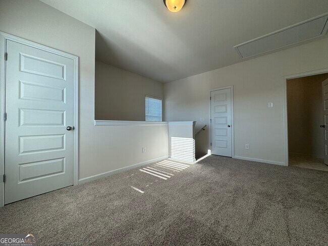 Building Photo - 190 Fair Oak Ln