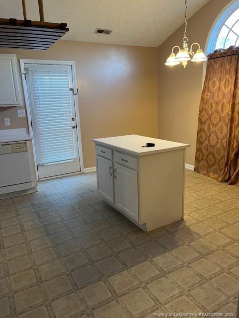 Building Photo - 498 Northwoods Dr