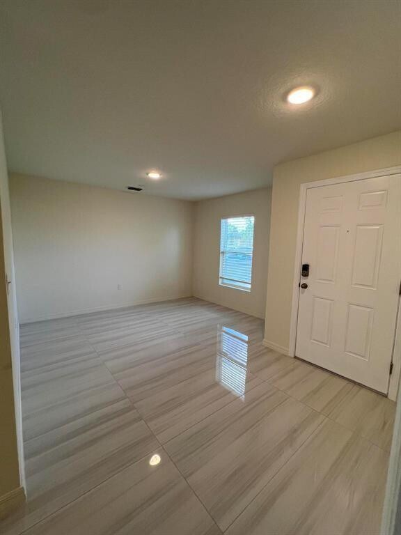 Building Photo - 1714 SW Haylake Ave