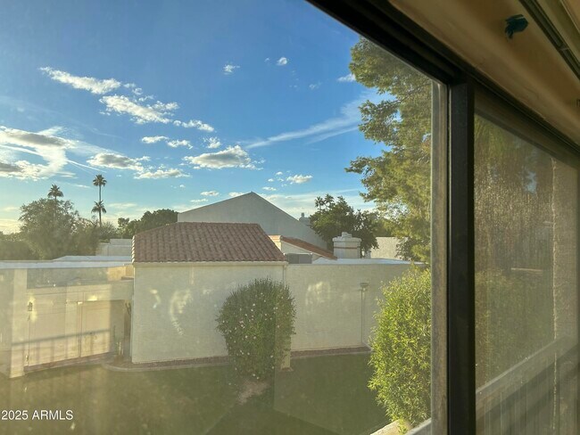 Building Photo - 5736 N 25th St