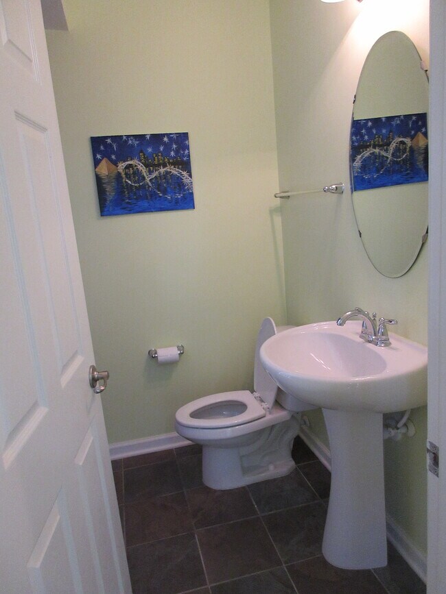 Building Photo - 469 Rolkin Rd