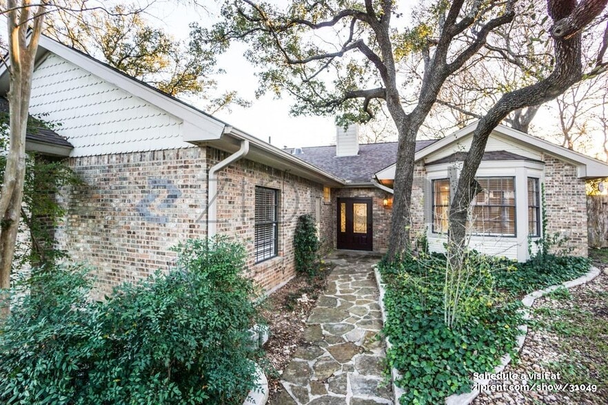 Primary Photo - 2120 Wychwood Dr