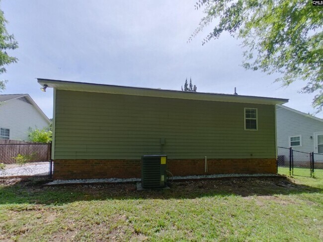 Building Photo - 90 Chadford Rd