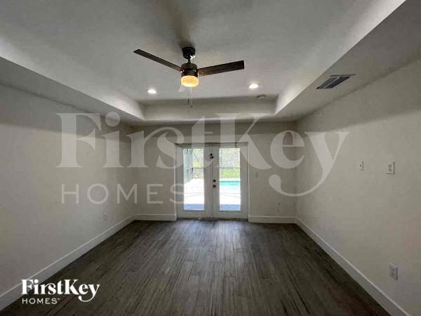 Building Photo - 7411 Wycliff Dr