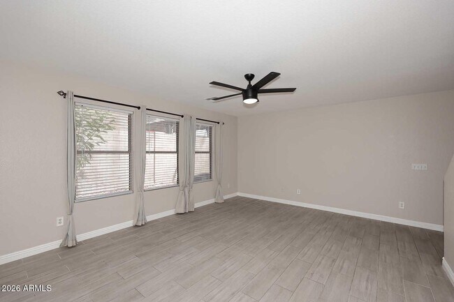 Building Photo - 3249 S Chaparral Rd