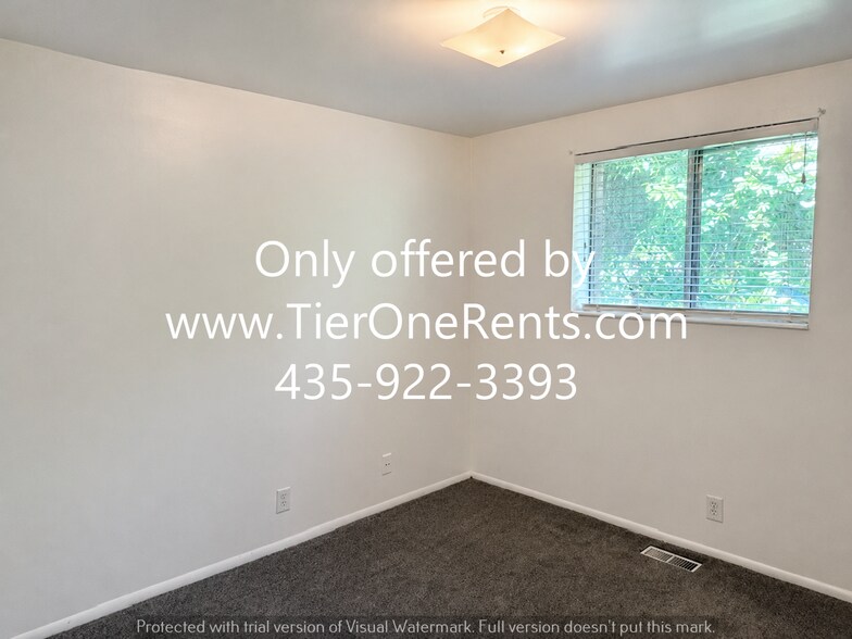 Building Photo - NO DEPOSIT option available for qualified renters with Obligo!