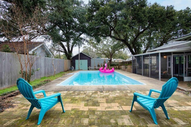 Building Photo - 1111 S Old Corry Field Rd