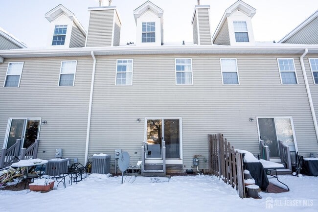 Building Photo - 1603 Blossom Cir