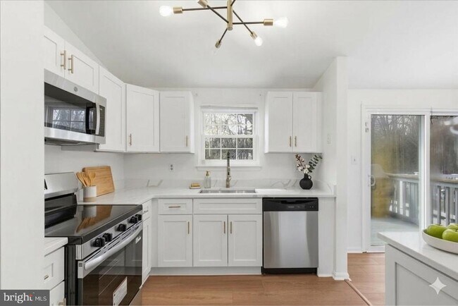 Building Photo - 502 Brighton Pl