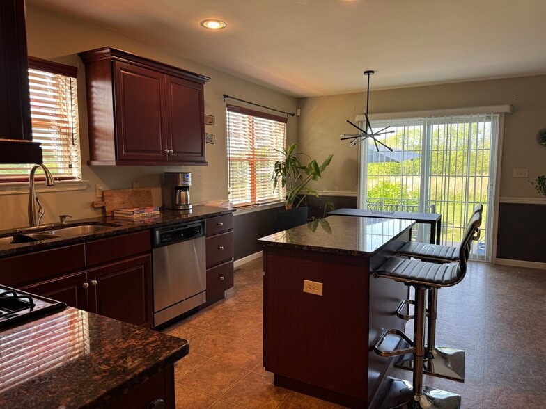 KITCHEN - 1537 Abigail Ln