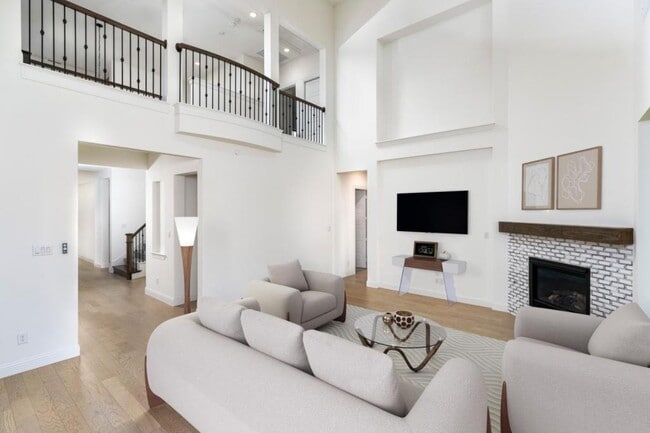 Building Photo - 2302 Royal Dove Ln