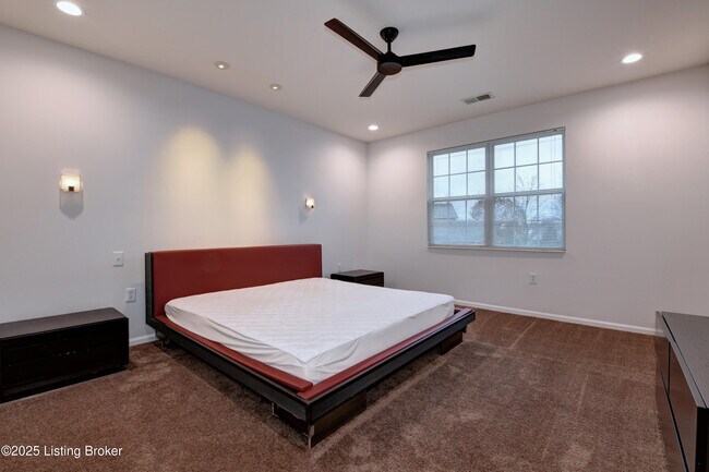 Building Photo - 5028 Ardossan Square