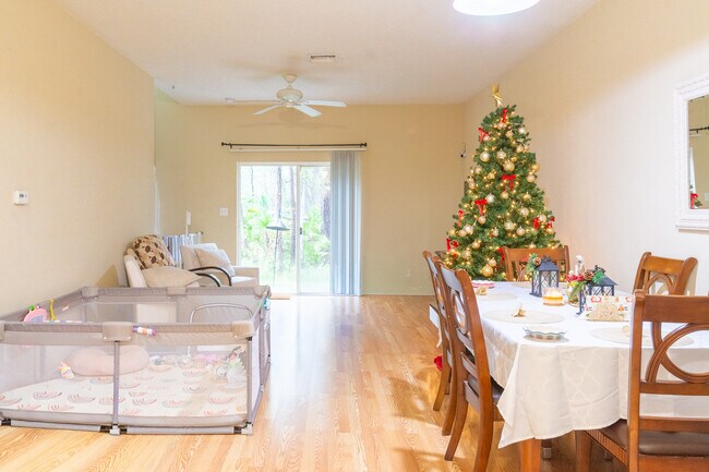 Building Photo - 9079 Iron Oak Ave