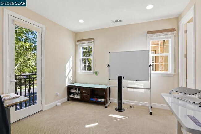 Building Photo - 5043 Ivy Leaf Springs Rd