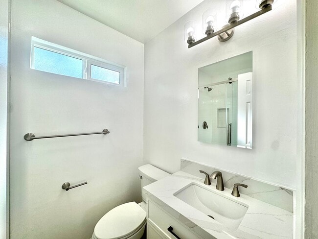 Building Photo - Beautifully Remodeled 4bd/2.5ba CLAIREMONT Home! Fenced yard, garage, PET friendly!