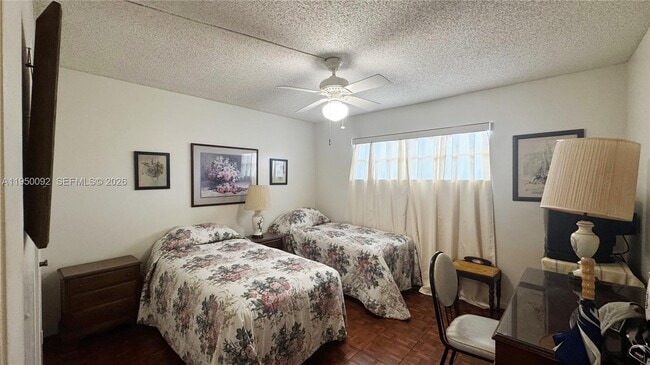 Building Photo - 9423 S Hollybrook Lake Dr