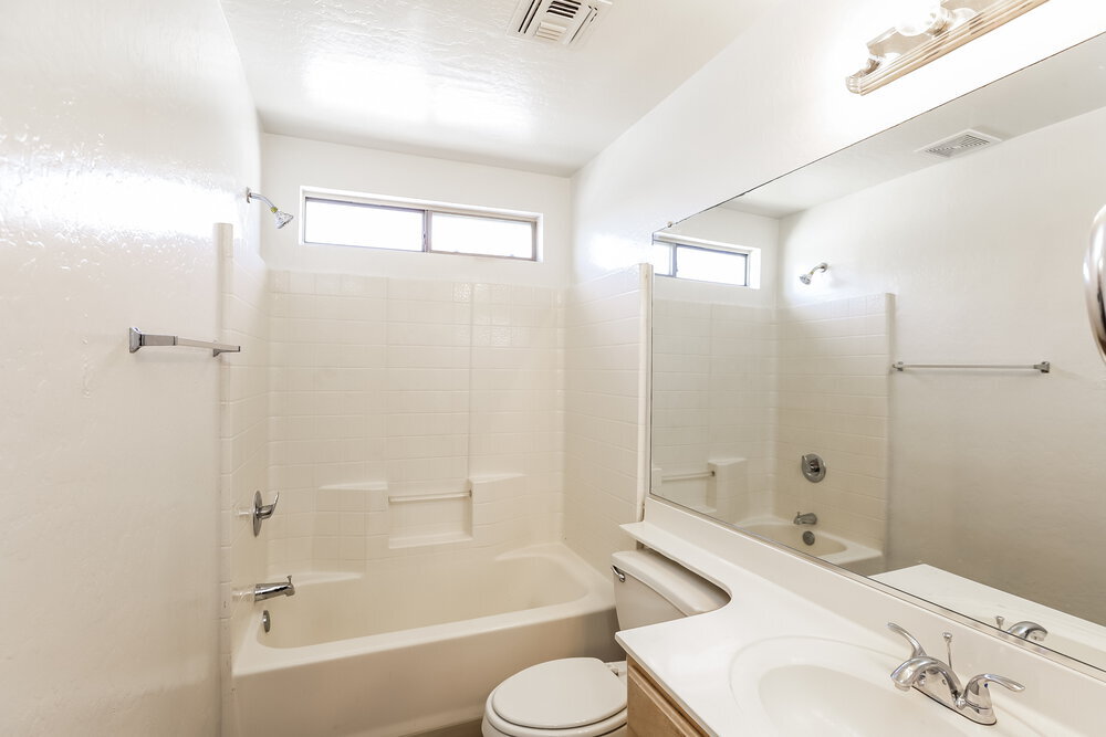 Building Photo - 11402 W Mohave St