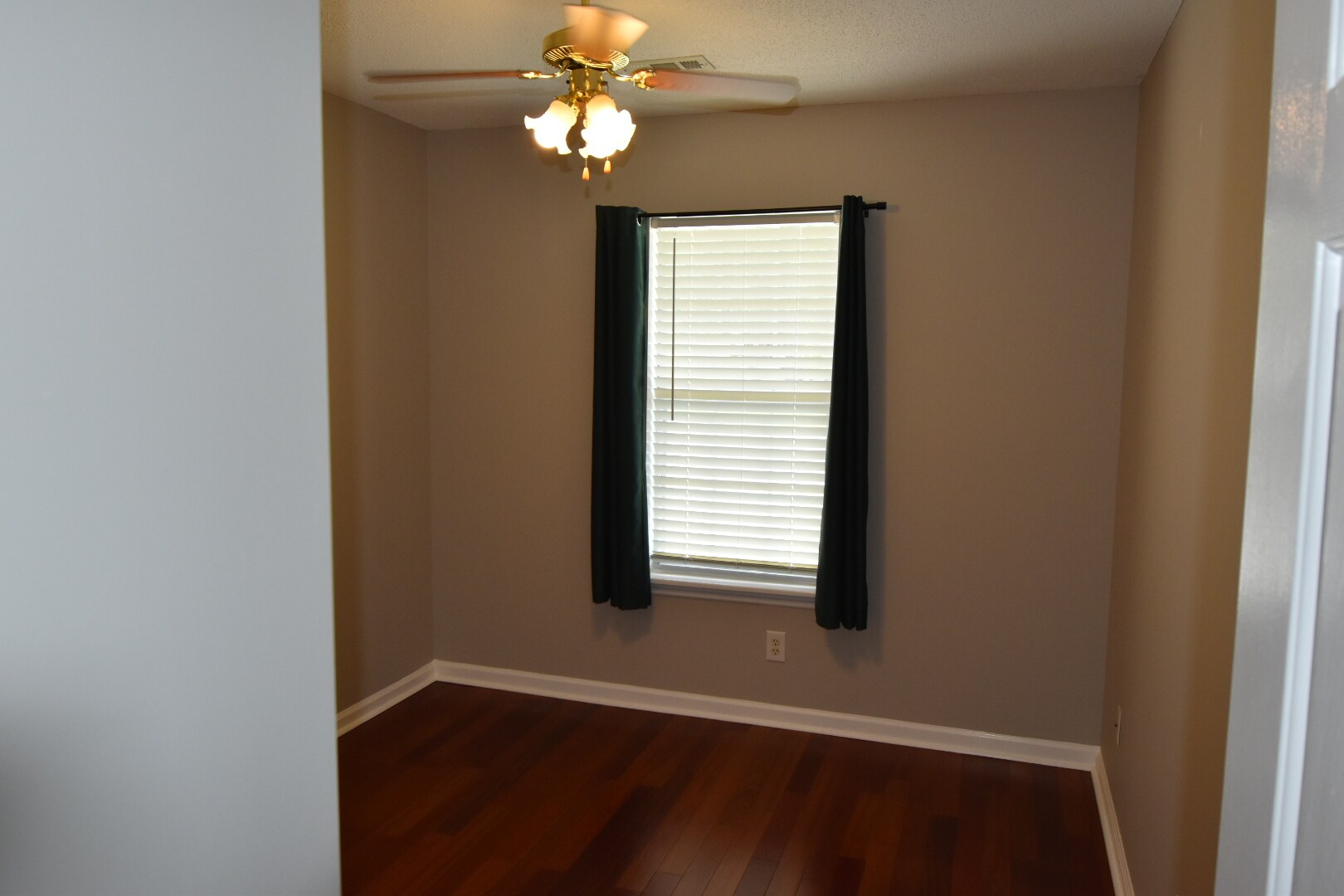 Building Photo - 4824 Weybridge Ln