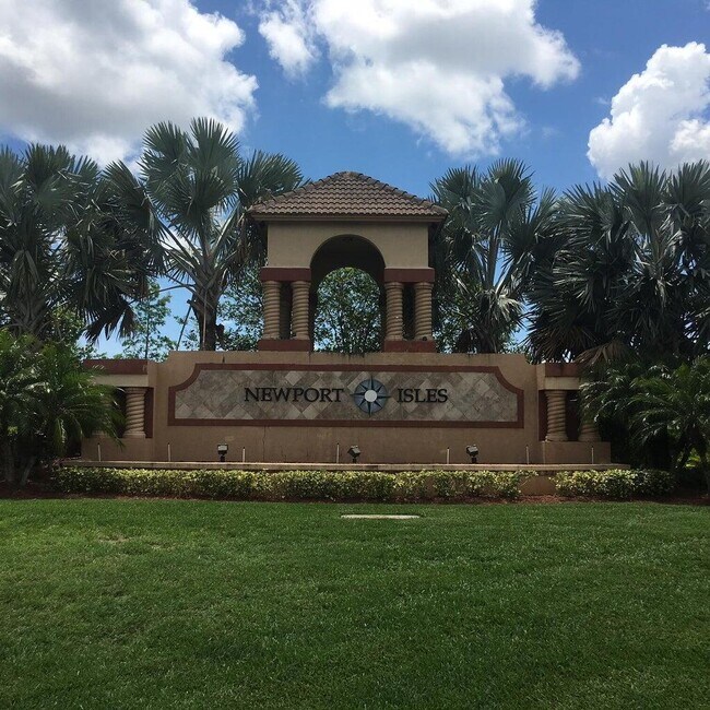 Primary Photo - 1999 Newport Isles Blvd