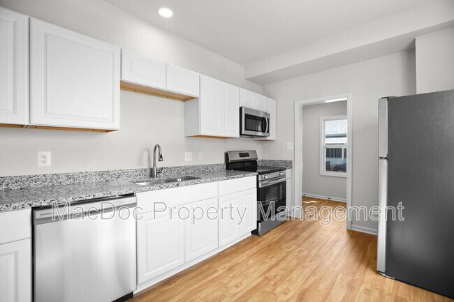 Building Photo - 1424 William St