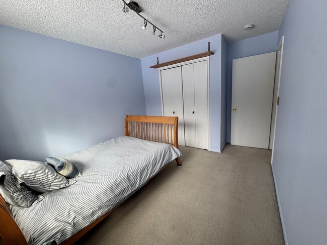 Building Photo - 3923 Pawn Pl