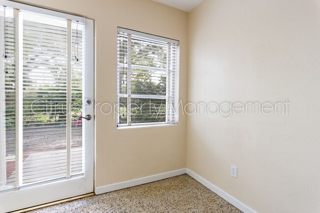 Building Photo - Charming Apartment in Thornton Park