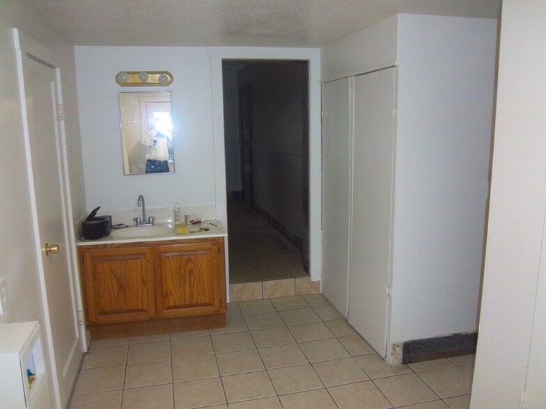 Building Photo - 407 S 100 E