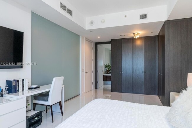 Building Photo - 1100 Biscayne Blvd