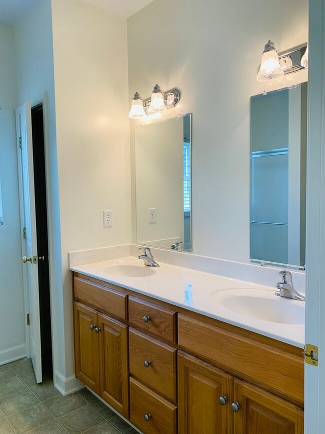 Building Photo - 145 Slate Creek Dr NW