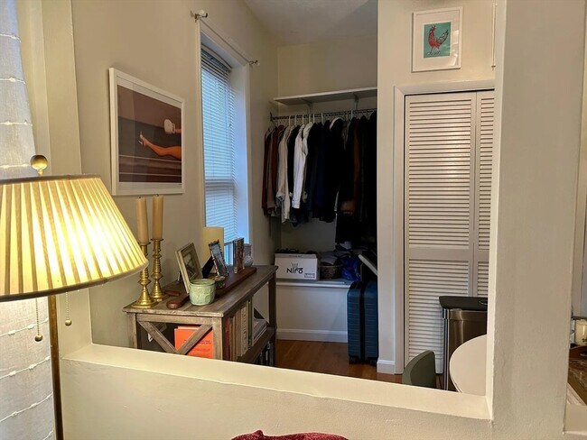 Building Photo - 19 Fleet St