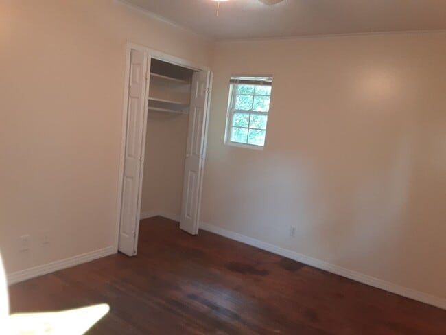 Building Photo - 4 Bedroom and 2 Bathroom Little Rock