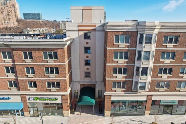 Building Photo - 1110 City Pl