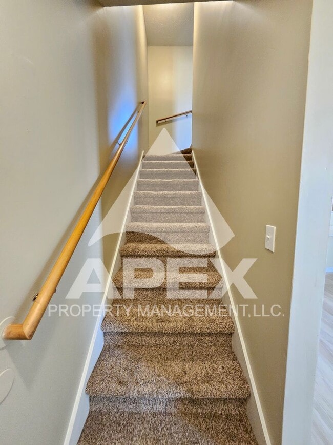 Building Photo - MOVE-IN SPECIAL,NO RENT TIL MAY 1ST! - Nice 2 Bd | 1.5 Ba Townhouse in West Knox Condo Community!