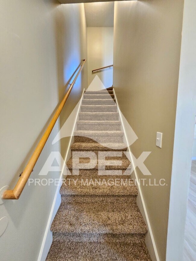 Building Photo - Nice 2 Bd | 1.5 Ba Townhouse in West Knox Condo Community!